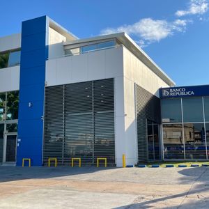 Oficina Proxima A Av. Italia Y Comercio. Solferino Esquina Monzon. Ideal Para Empresa.