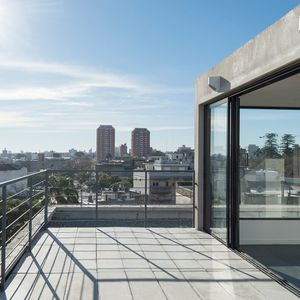 Inversor Con Renta. Un Dormitorio Con Cochera Incluida. A Pasos De Luis Alberto Herrera.