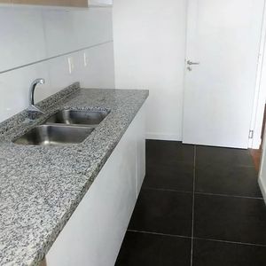 Venta Apto 2 Dorm Cordon Con Terraza Excelente Estado Porteria 24hs Gastos Comunes Bajos