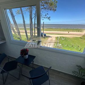 Venta De Apartamento A Estrenar, Frente A La Rambla De Atlántida, Balcón, 2 Dorm, 1 Baño. Inm Atlántida.