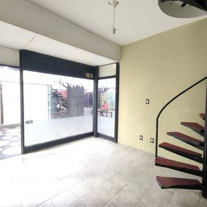 Alquiler Local Comercial En Galería Sobre Av 18 De Julio Cordón