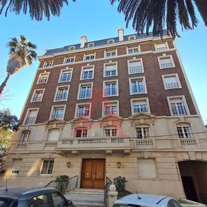 Pocitos Apartamento En Venta – 3 Dormitorios Y 3 Baños Con Garaje