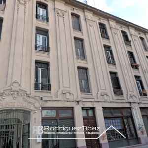Venta Apartamento 3 Dormitorios 2do Piso Por Escalera Ciudad Vieja Palacio Colon
