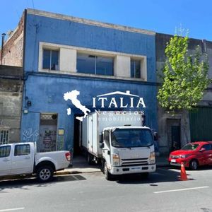 Depósito De 2100 M2 En La Zona Del Cordón