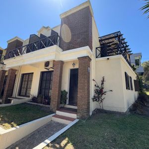 Venta En Atlántida A Pasos Del Mar 400at