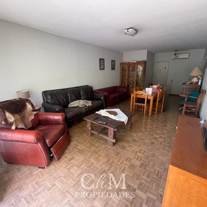 Venta Amplio Apartamento En Pleno Centro 4 Dormitorios, 3 Baños. Oportunidad!