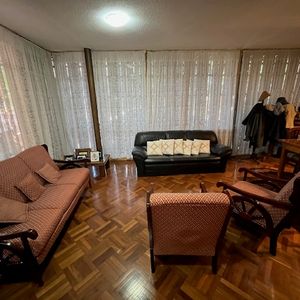 Muy Buena Casa, Amplia Y Muy Disfrutable
