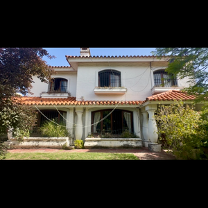 Venta Casa En Carrasco 4 Dormitorios + 3 Baños