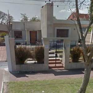 Casa Con Buen Terreno Salida A 2 Calles