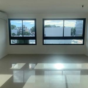 Alquiler En Pocitos, Mono Ambiente En Piso 4 Al Contra Frente, Con Porteria