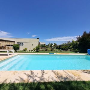 Casa En Mirador De La Tahona Con Hermoso Jardín Y Piscina