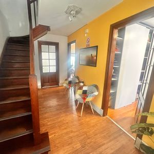 Venta De Casa En Tres Cruces: 6 Dorm 3 Baños