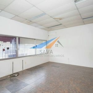 Venta Local Con Deposito 290 M2 En Parque Batlle! Con Renta.