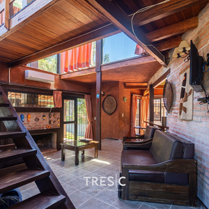 Venta De Casa 3 Dormitorios 2 Baños, Parrillero En Playa Hermosa