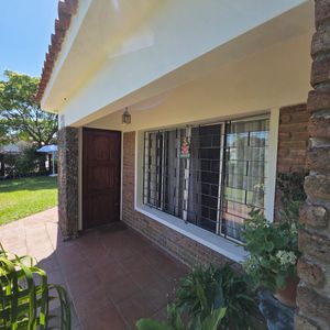 Chalet En Solymar Sur, Zona Playa Y Servicios, Con Gran Parque Verde