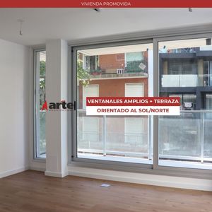 Venta De Apartamento Al Frente De 2 Dormitorios En Centro