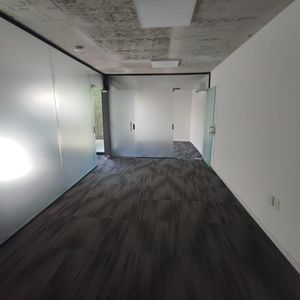 Alquiler De Oficina Con Patio Y Garaje