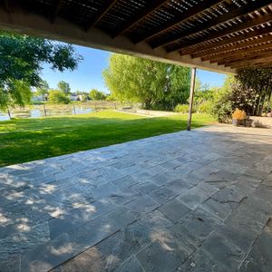Venta Con Renta Casa De 3 Dormitorios Y Servicio Con Fondo Al Lago En VIñedos De La Tahona