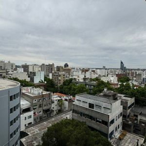 Estudio, Oficina Con Garaje Yaguarón Esquina Colonia Al Frente