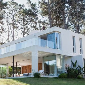 Alquiler Casa 4 Dormitorios Rincón Del Indio, Playa Brava Punta Del Este