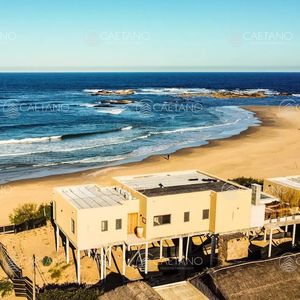 Venta Casa Sobre El Mar. José Ignacio, Punta Del Este.