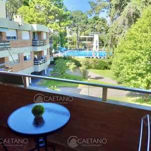 Venta Apartamento Punta Del Este En Mansa - A Tan Solo 300m Del Mar