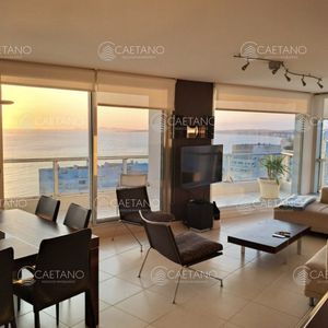 Alquiler Apartamento En Punta Del Este Con Espectacular Vista Al Mar - Mansa. 3 Dormitorios + Dependencia De Servicio