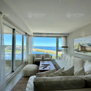 Venta Apartamento 3 Dormitorios. Playa Mansa, Punta Del Este.