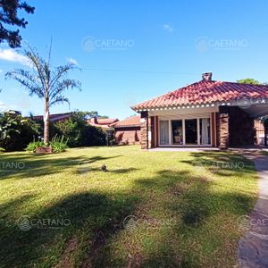 Casa Con Capacidad Para Siete Personas Con Cómodos Ambientes
