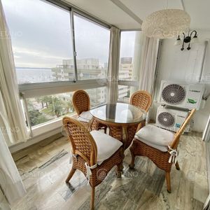 Vende Apartamento En Península - Punta Del Este De 3 Dormitorios.