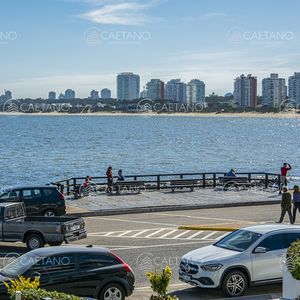 Departamento De 4 Dormitorios En Venta, Con Vista Al Mar En Zona Puerto. Amarras Del Sol