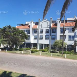 Venta Apartamento En Playa Brava, Parada 10 A 100 Mts Del Mar