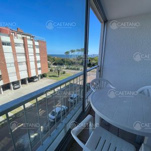 Apartamento De 3 Dormitorios En Venta Playa Mansa, Punta Del Este
