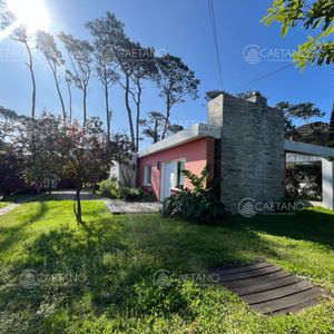 Venta Casa 2 Dormitorios, Punta Del Este, Maldonado