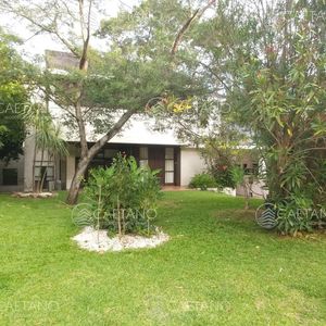 Casa En Venta De 3 Dormitorios En La Mansa, Punta Del Este.