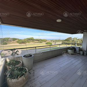 Se Vende Departamento De 4 Dormitorios , Playa Brava, Esturion