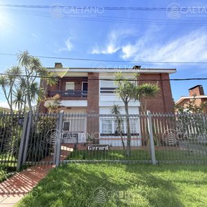 Venta Casa 4 Dormitorios, Playa Mansa