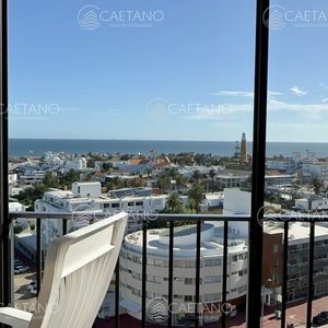 Piso Alto En Venta, Con Inmejorable Vistas Al Mar Y Puerto De Punta Del Este
