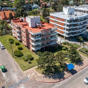 Alquila Apartamento 2 Dormitorios Mansa Fte Al Mar Punta Del Este