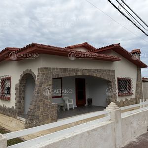 Excelente Casa De Construcción Tradicional En Piriápolis