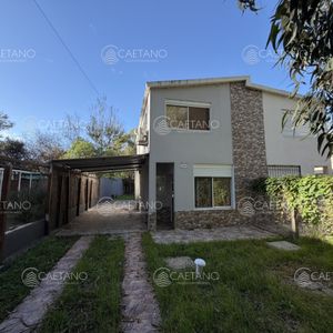 Oportunidad En Bella Vista - Casa Amueblada De 2 Dormitorios Con Parrillero Y Cochera
