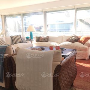 Departamento De 3 Dormitorios En Tiburón 1, Punta Del Este