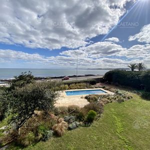 Excepcional Casa Enfrente Al Mar En Península
