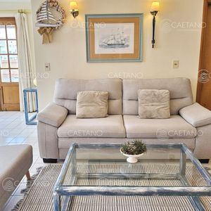 Apartamento De 2 Dormitorios Y 2 Baños A 1 Cuadra De Gorlero, Con Gran Terraza Y Parrillero Propio.