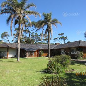 Gran Casa A Metros Del Mar Espacios Generosos Y Excelente Construcción