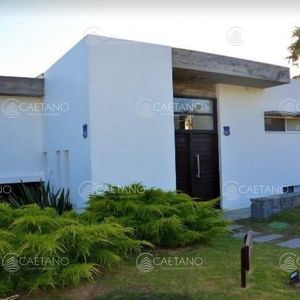 Casa En Venta En El Chorro, Manantiales !