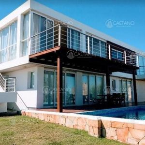 Casa De 4 Dormitorios En Venta !