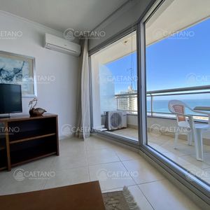 Hermoso Apto. Con Vista Al Mar En Edificio Con Servicios!