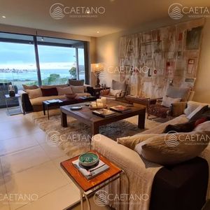 Venta Apartamento En Tiburón Terrazas, Tres Dormitorios Más Dependencia