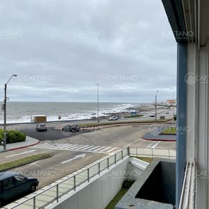 Hermoso Apto. A Pasos Del Mar!